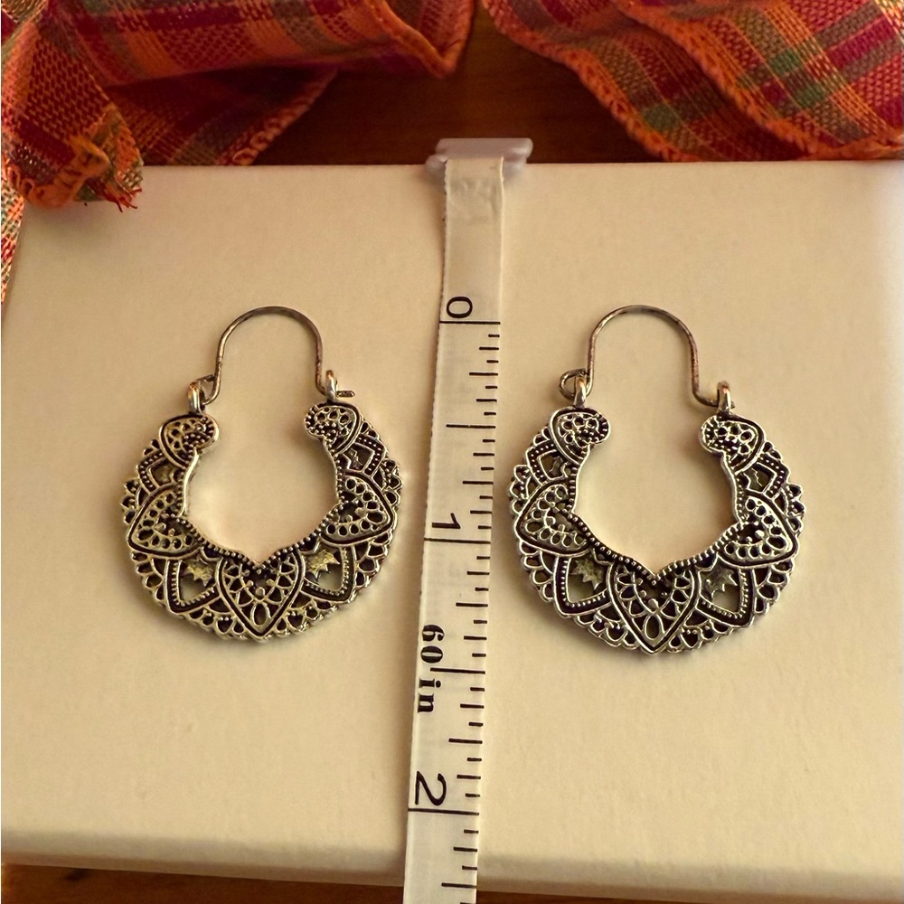Elegant Silver Filigree Hoop Earrings - Picture 2 of 4